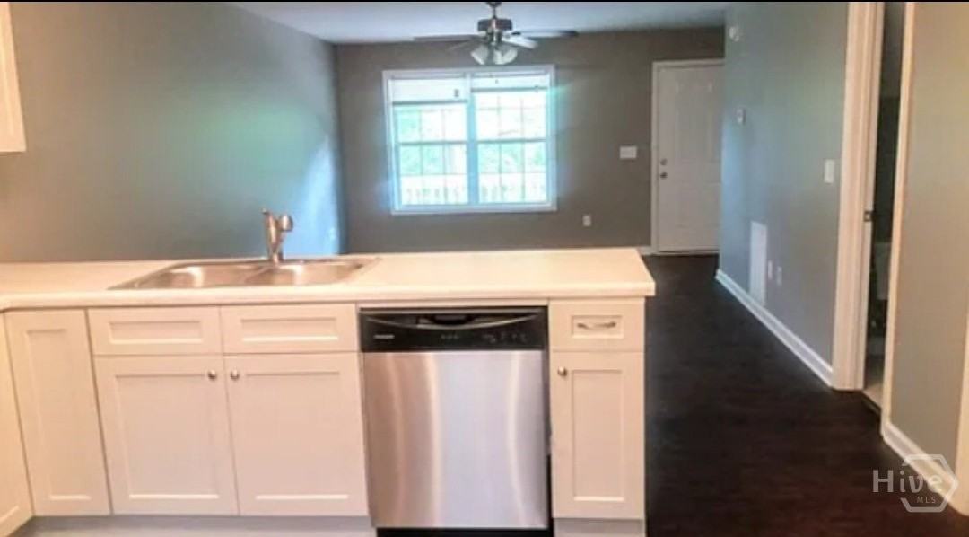 184 Strickland Ave - Photo 3 of 8