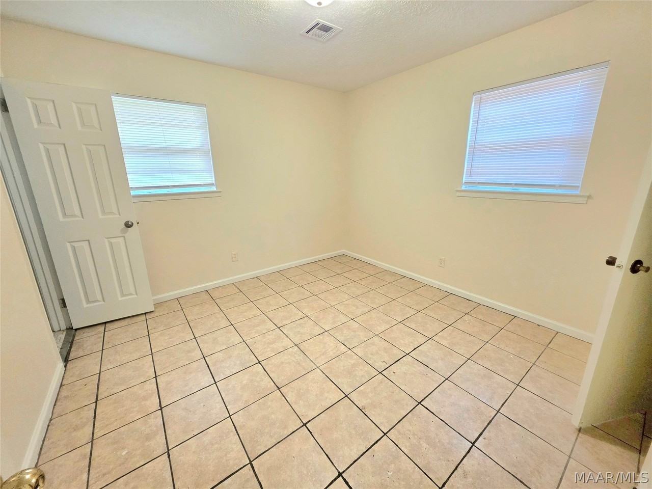 408 Briarbrook Dr - Photo 4 of 11