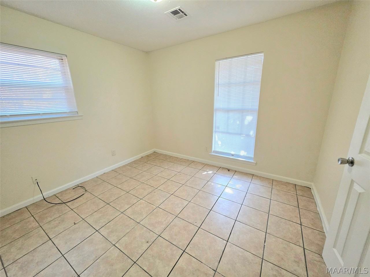 408 Briarbrook Dr - Photo 5 of 11