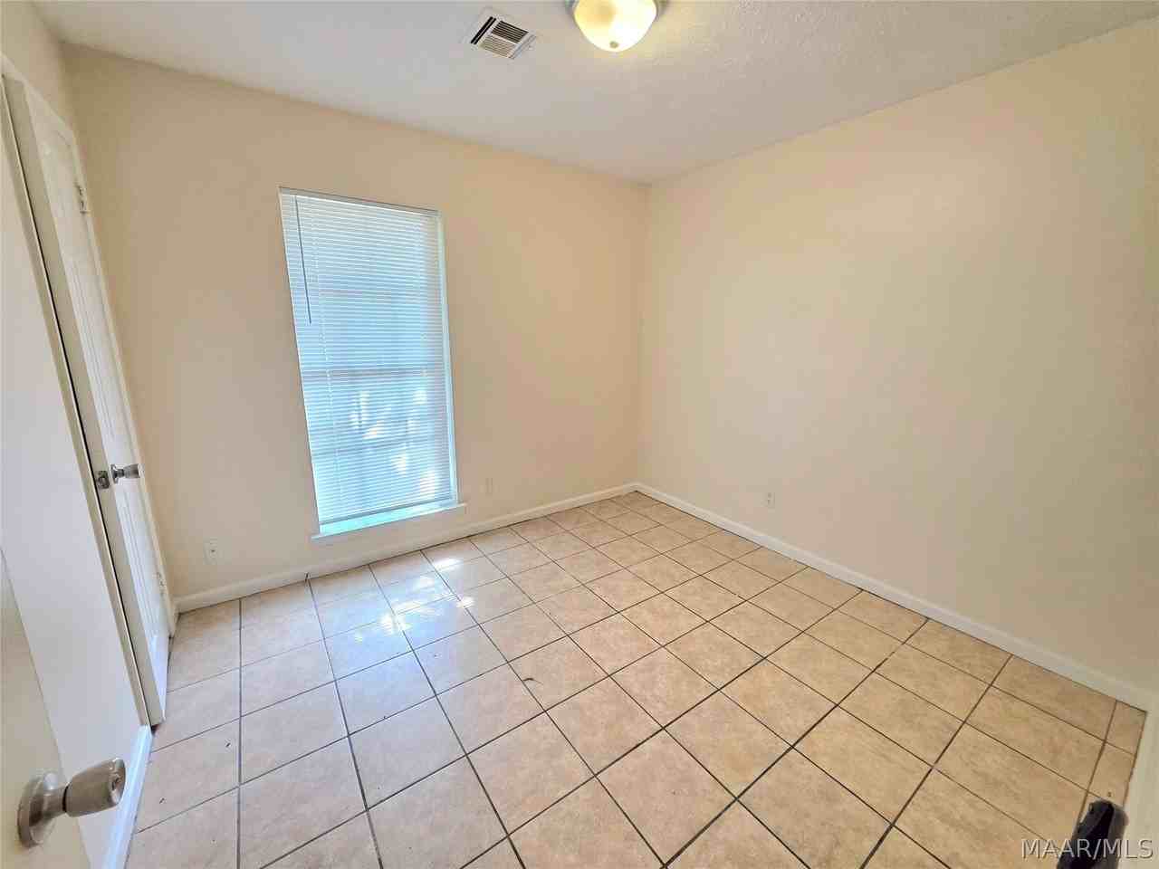 408 Briarbrook Dr - Photo 6 of 11