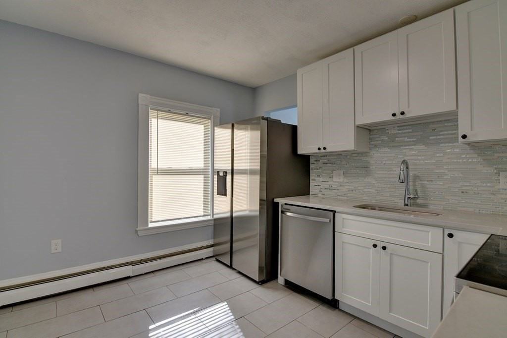 192 Davis St #2 - Photo 3 of 19