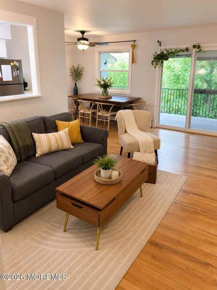 735 Greens Ave #4B - Photo 3 of 11
