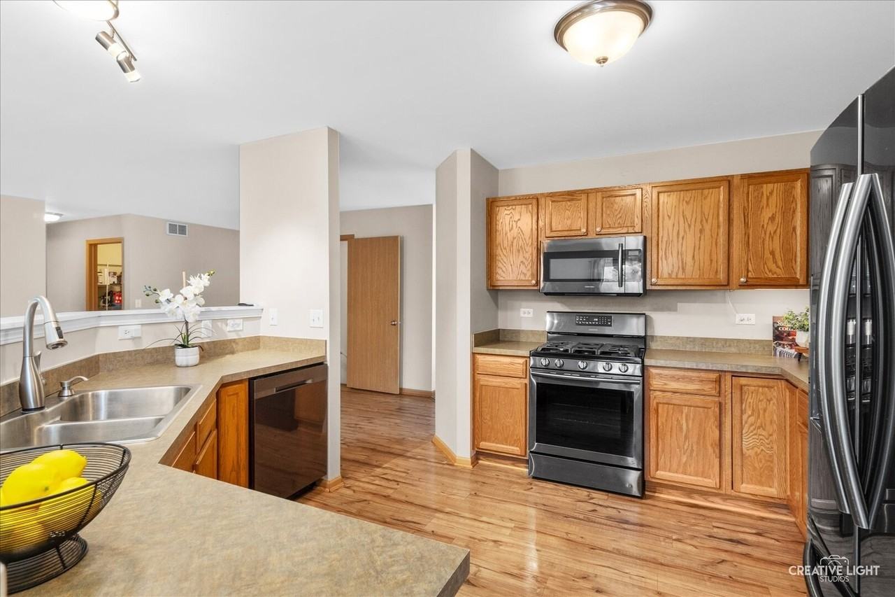 2772 Cranston Cir - Photo 5 of 31