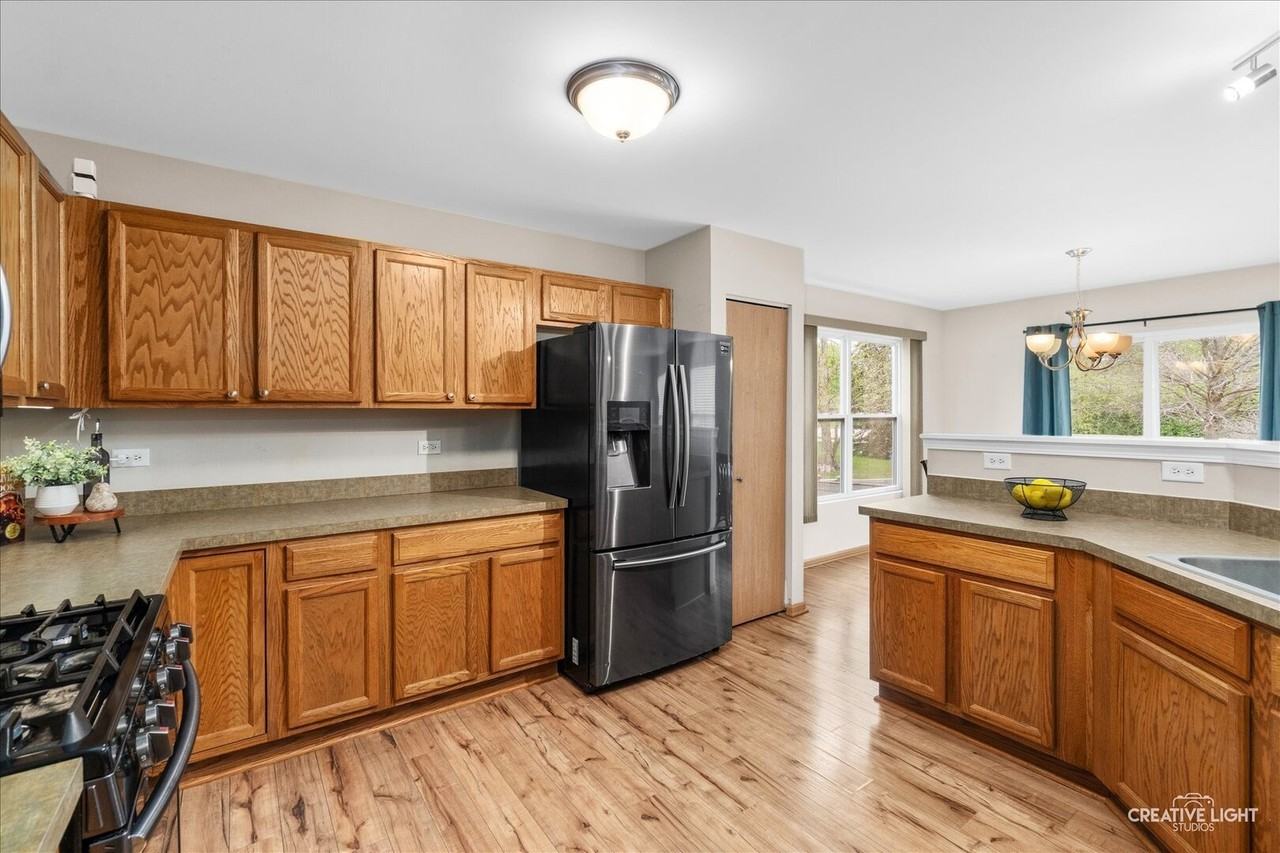 2772 Cranston Cir - Photo 7 of 31