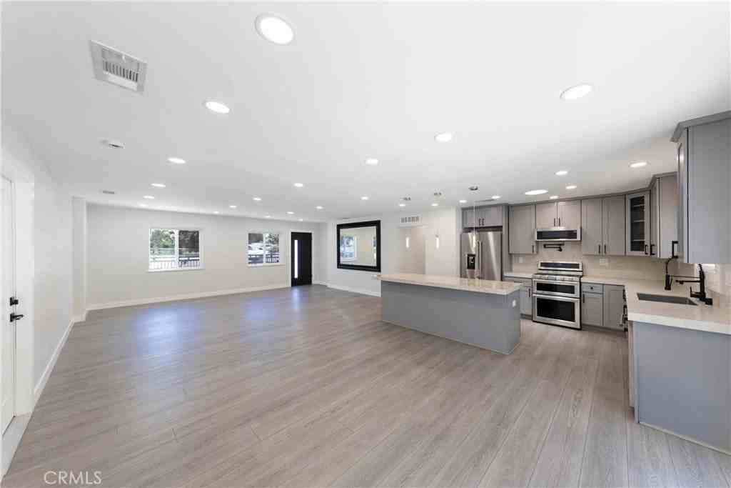 12282 Newport Ave - Photo 7 of 24