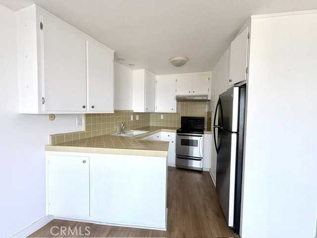 419 Monterey Ln #11 - Photo 6 of 12