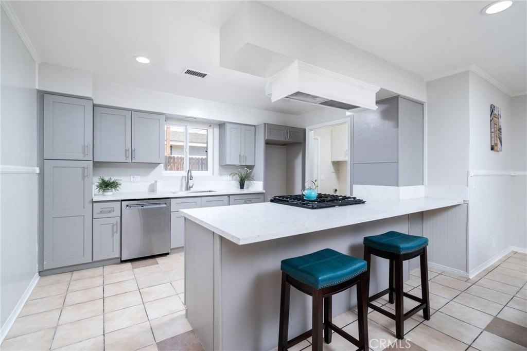 1032 E Buckboard Ave - Photo 6 of 24