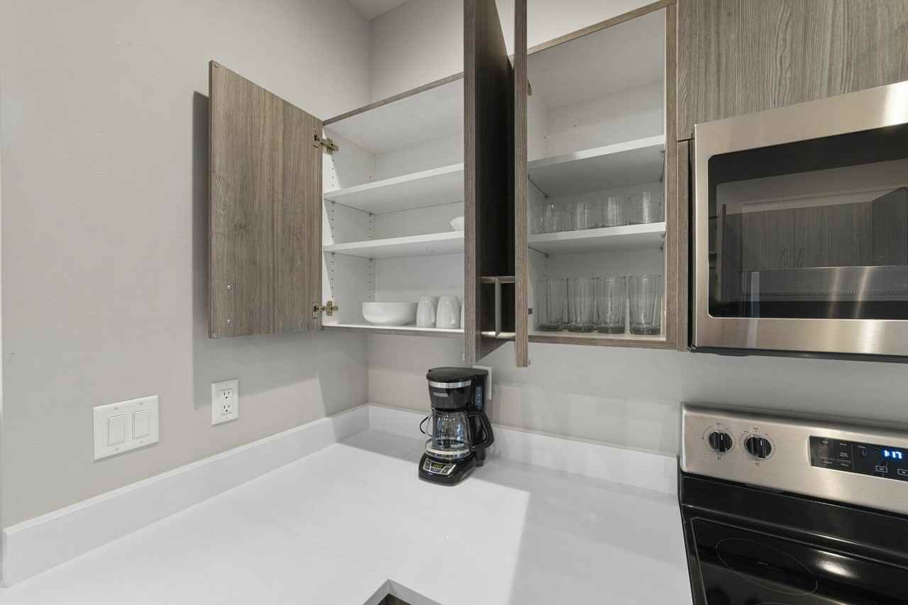 906 21st St #906 - Photo 6 of 42