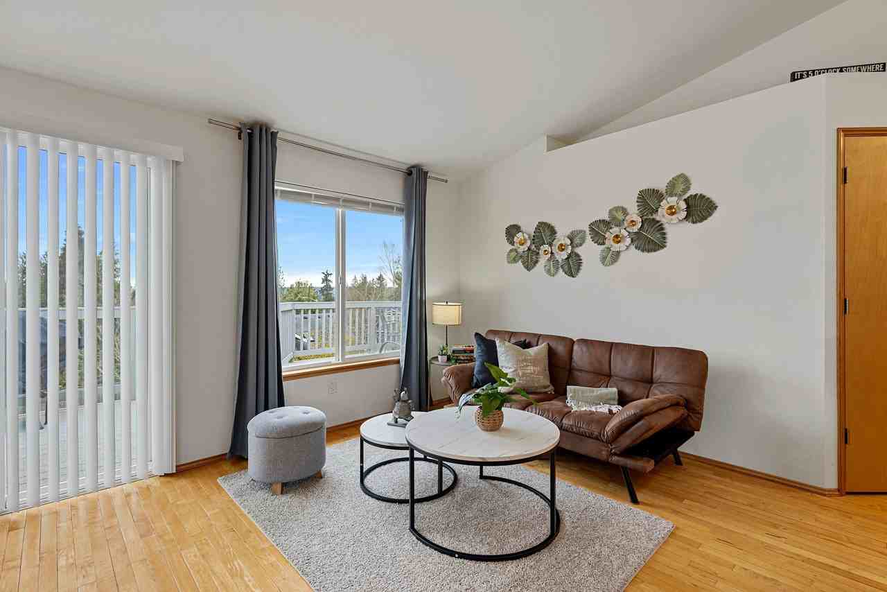 7708 81st Pl Ne - Photo 3 of 27