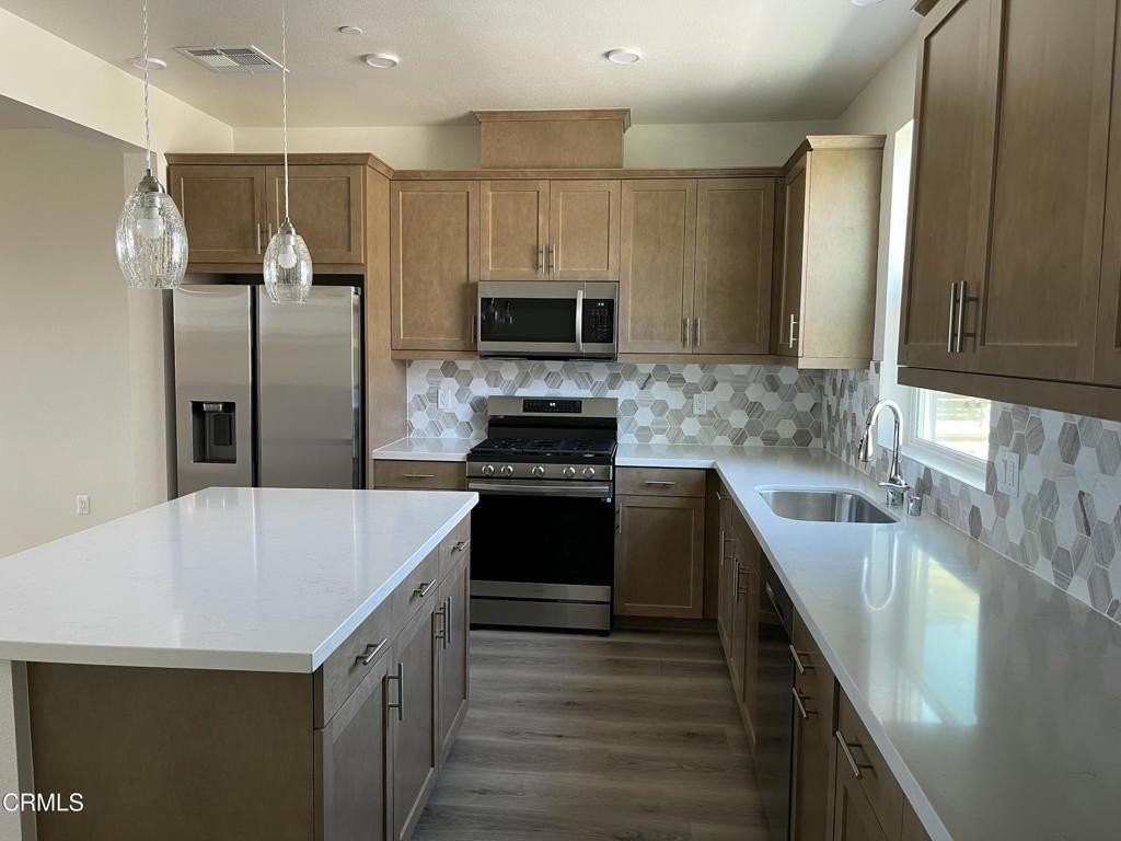 633 Winchester Dr - Photo 2 of 36