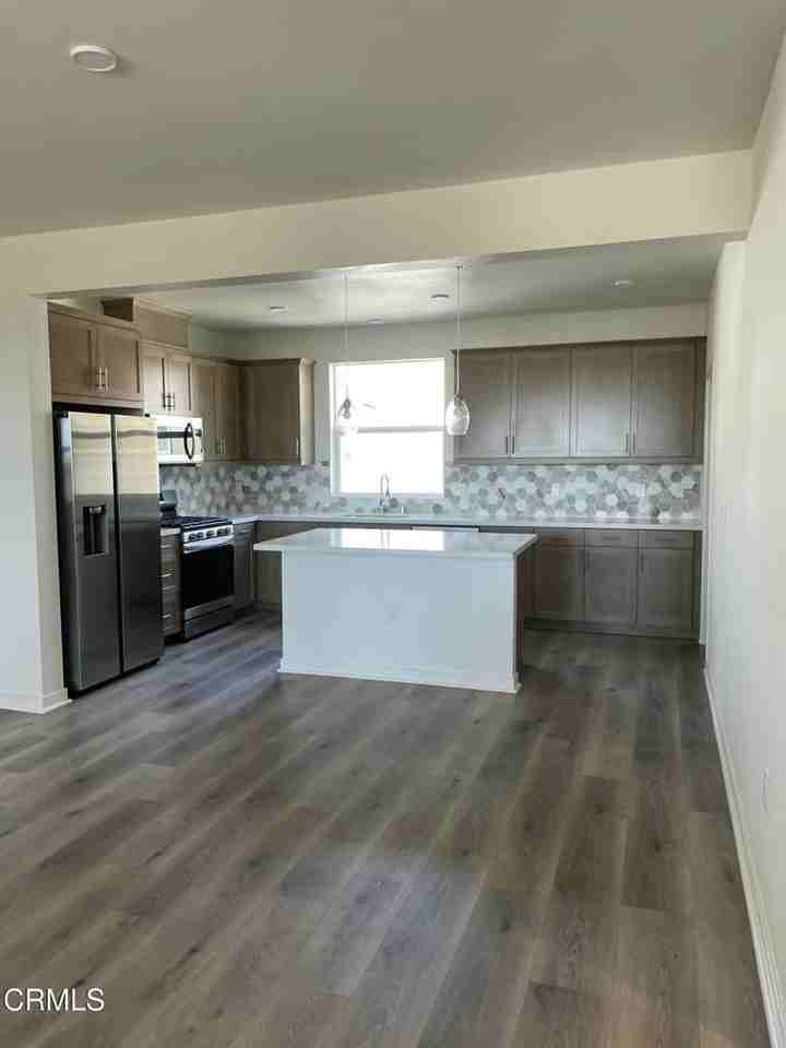 633 Winchester Dr - Photo 4 of 36