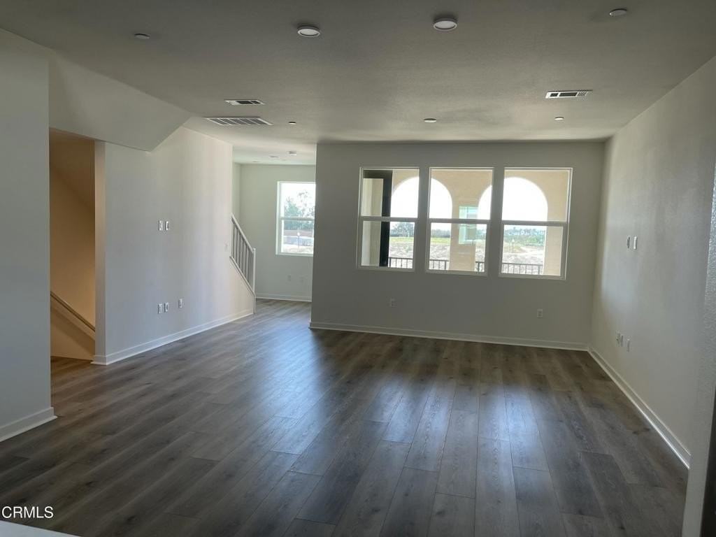 633 Winchester Dr - Photo 5 of 36