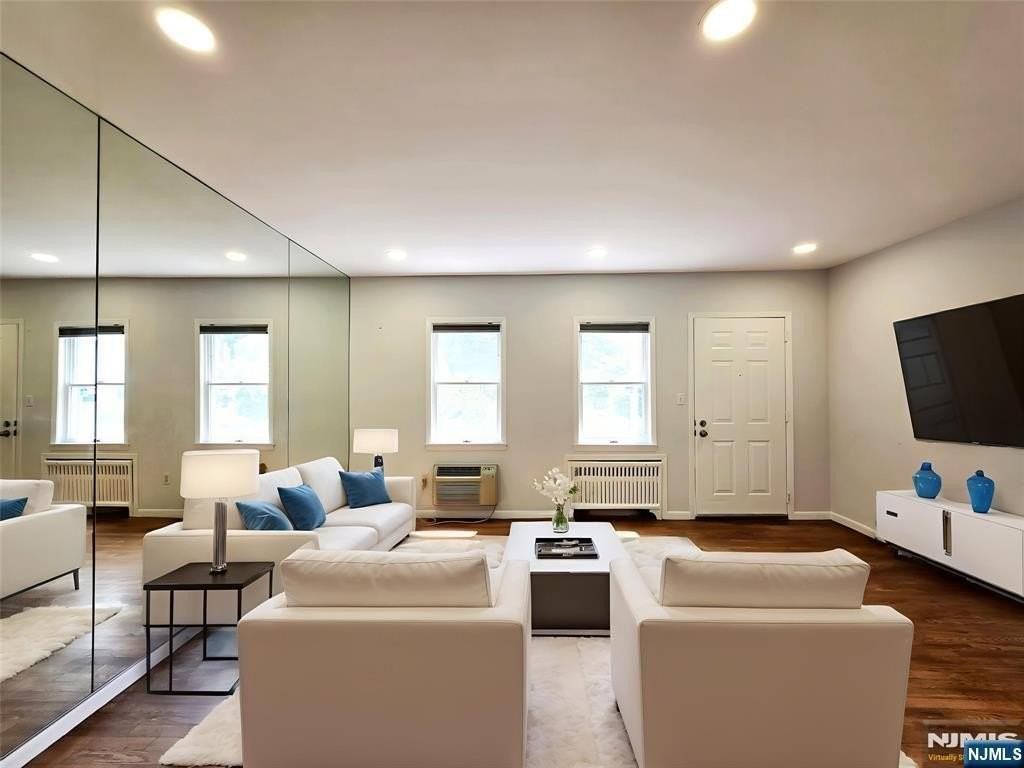 616 Grand Ave - Photo 2 of 22