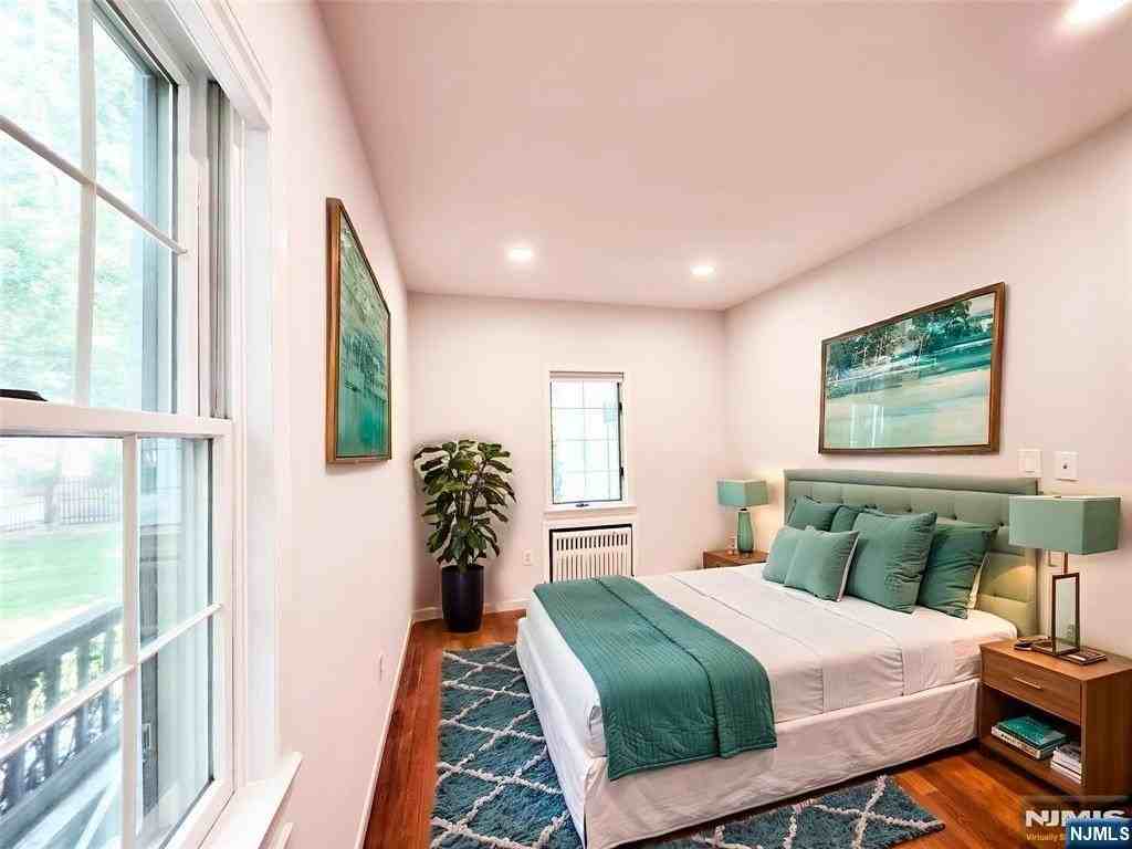 616 Grand Ave - Photo 5 of 22