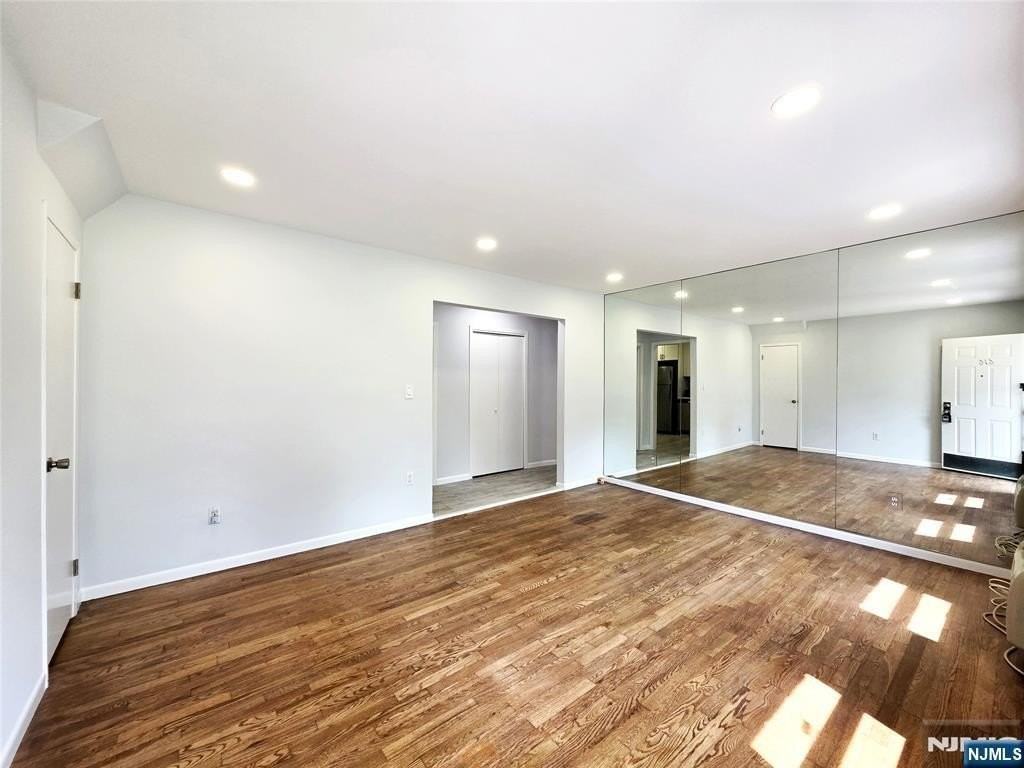 616 Grand Ave - Photo 7 of 22