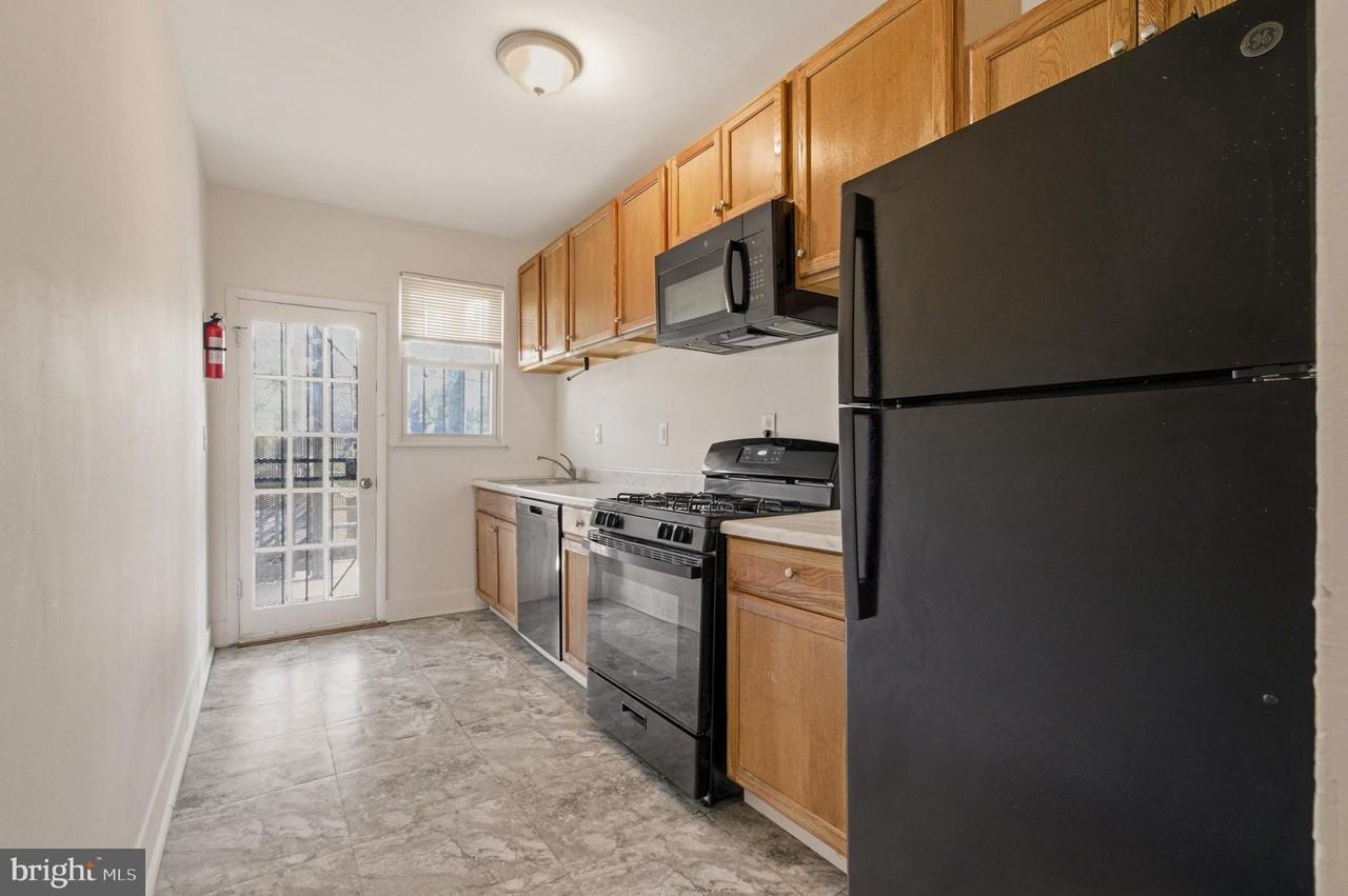 1616 Marion Barry Ave Se - Photo 2 of 25