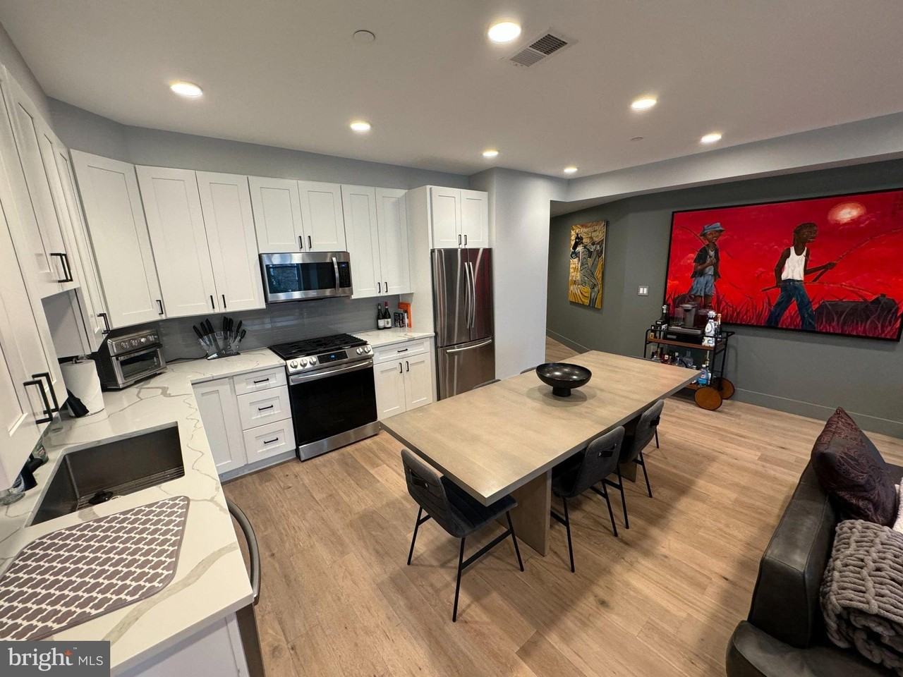646 Newton Pl Nw #201 - Photo 3 of 9