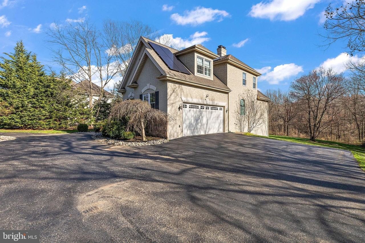 1891 Brackenville Rd - Photo 2 of 40