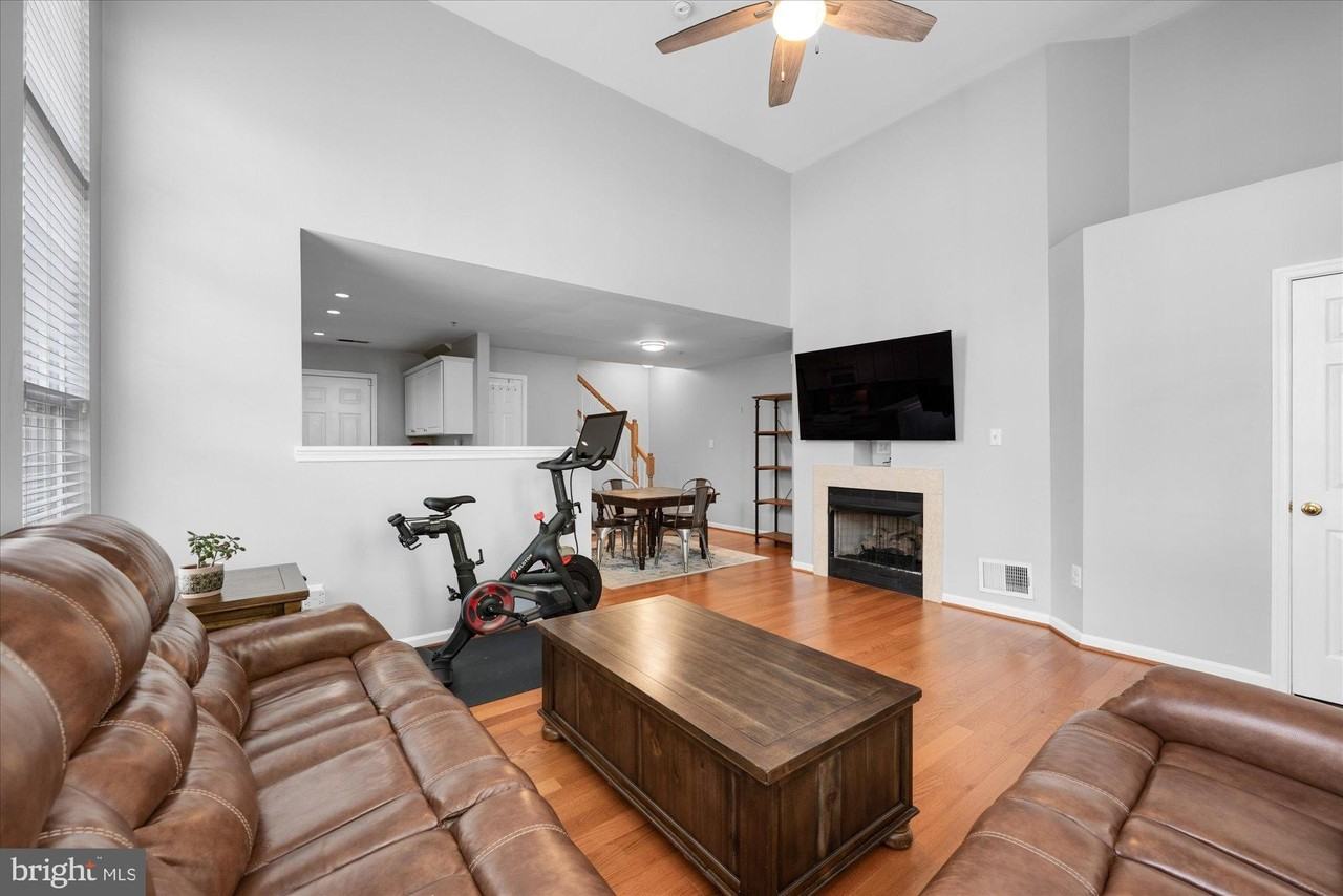 4910A Barbour Dr #A - Photo 4 of 48