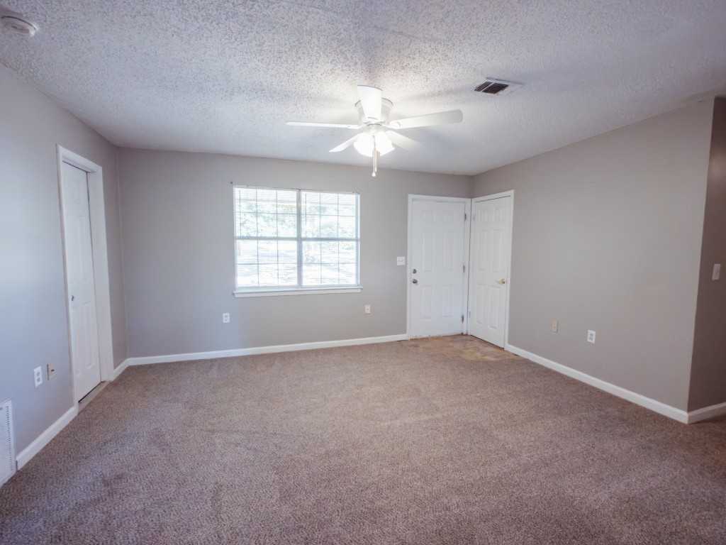 201 Amellia Pl #117 - Photo 5 of 18