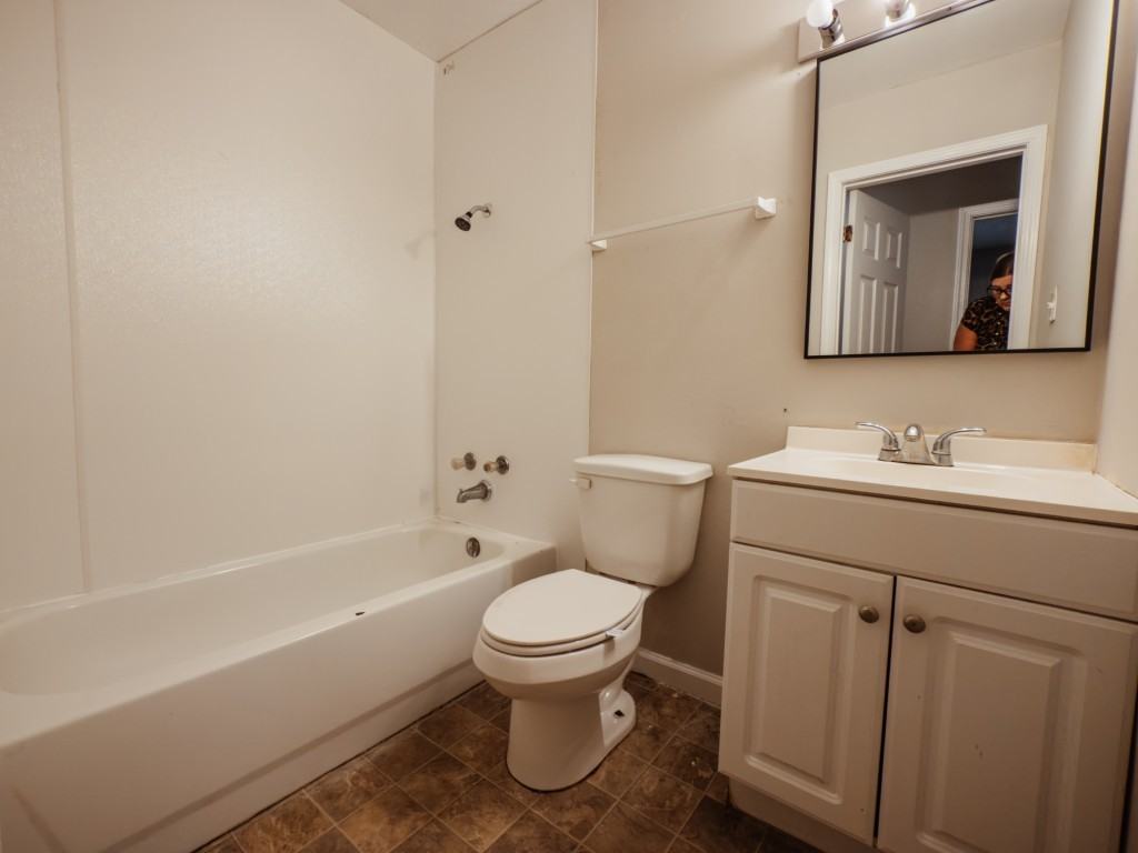 201 Amellia Pl #117 - Photo 7 of 18