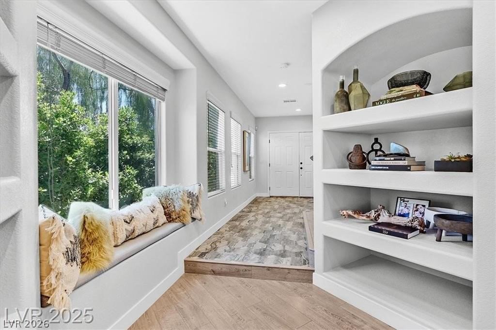 271 Spectacular St - Photo 2 of 40