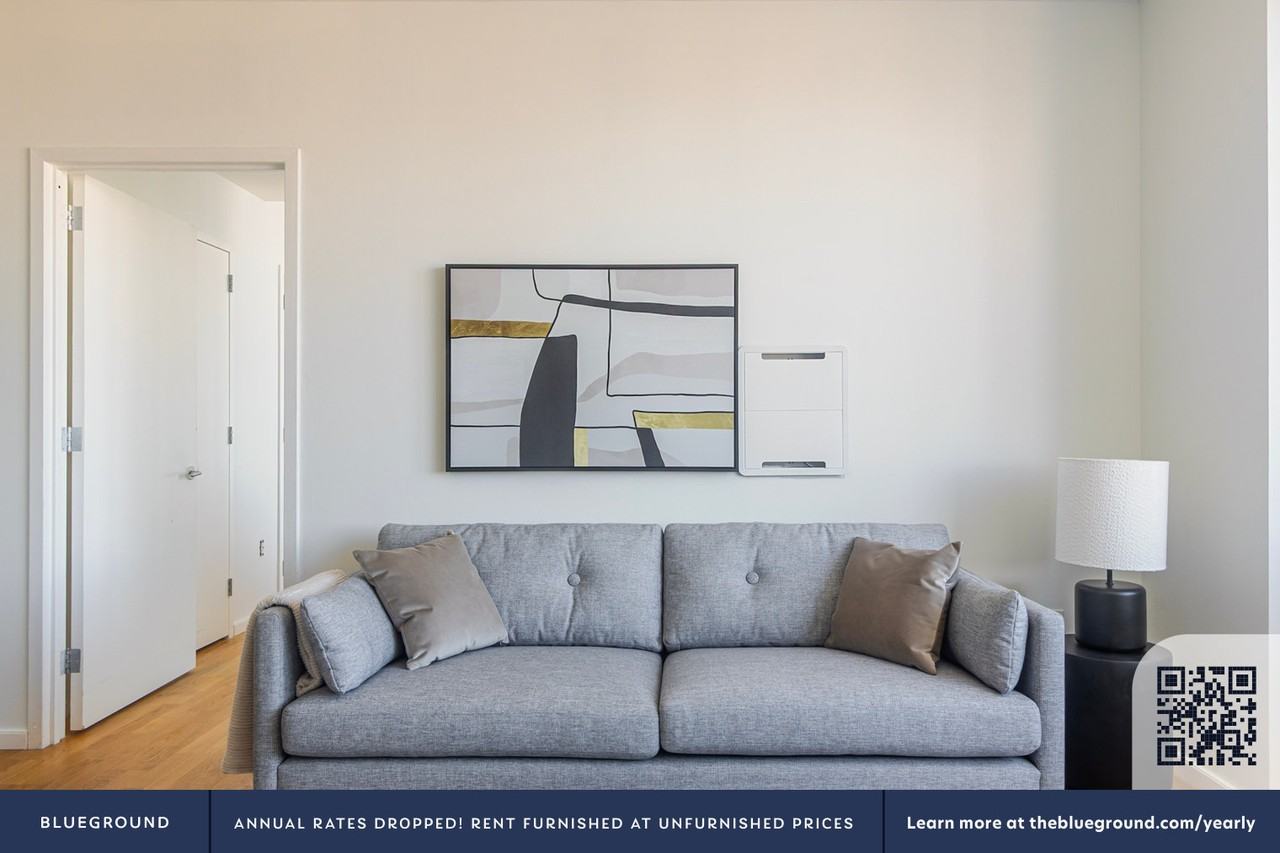 635 West 42nd Street - Photo 4 of 48