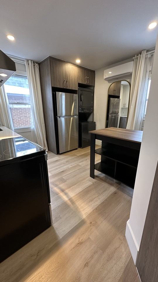 5261 Boulevard Rosemont #2 - Photo 5 of 8