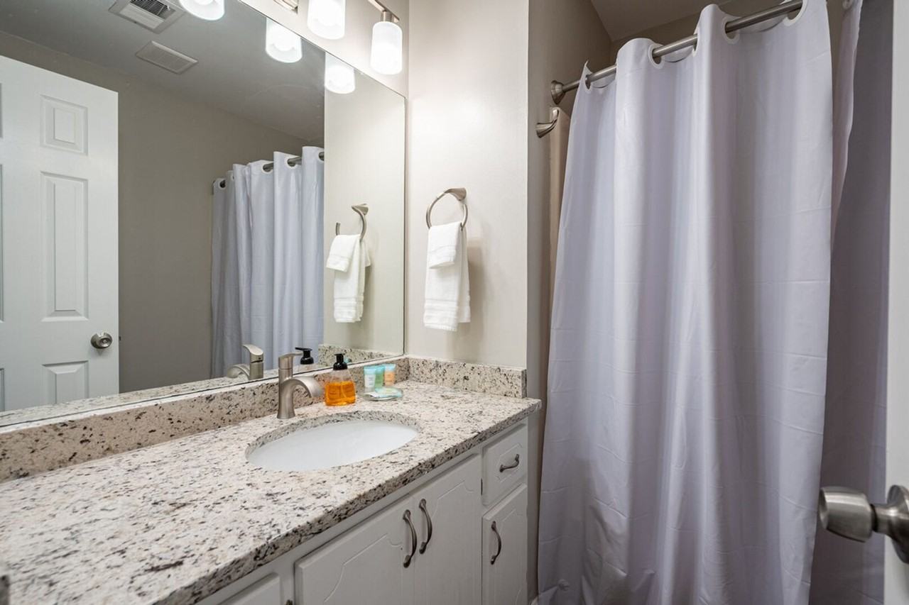 25 Jennifer Ln #1234805P - Photo 6 of 28