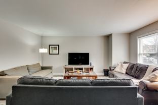 226 South Hoyne Avenue - Photo 1 of 1