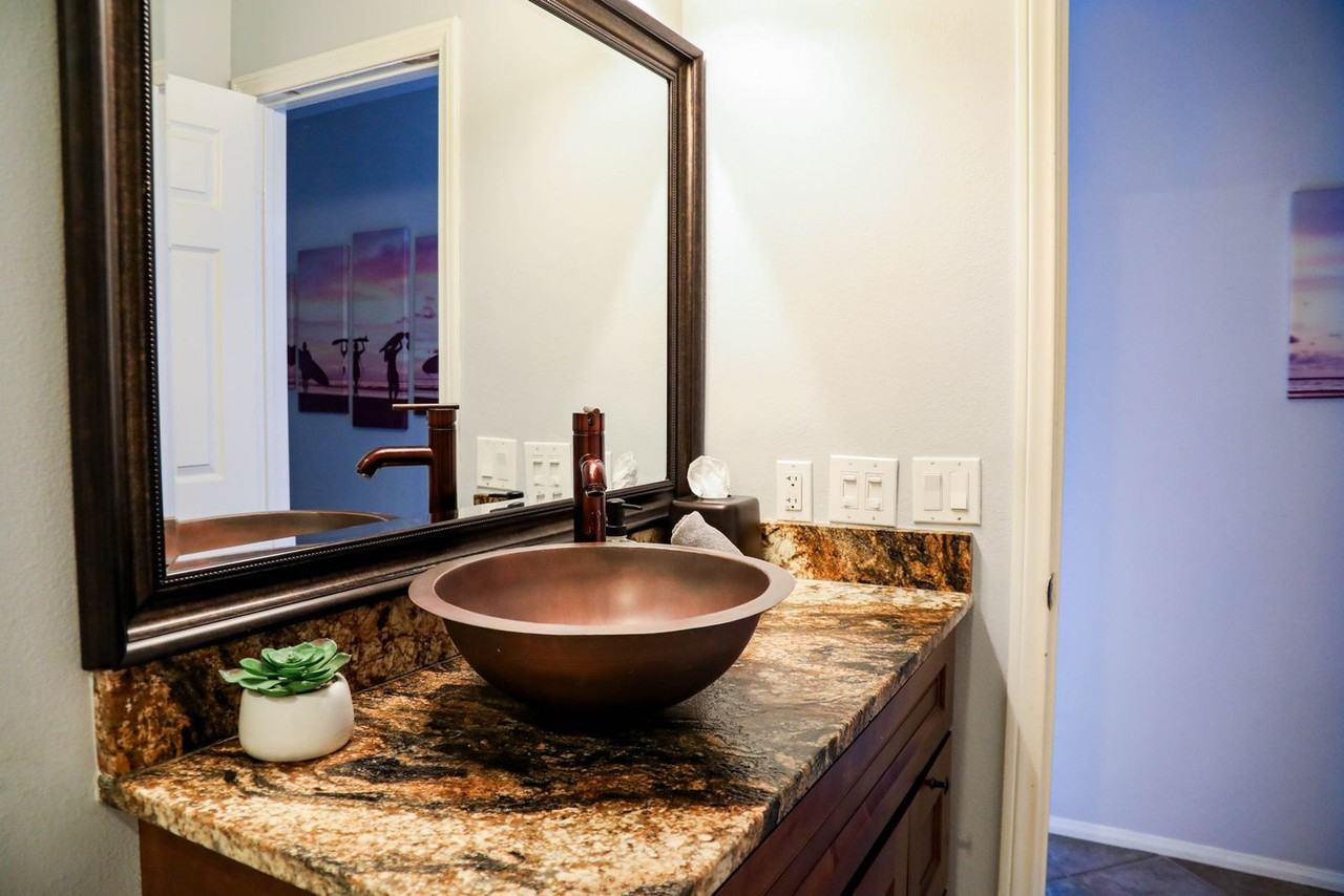 1079 Sapphire St #1335165P - Photo 6 of 23
