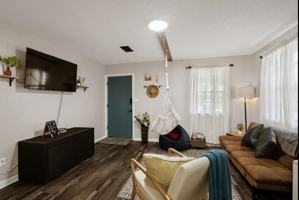 featured image of 2001 N 61st Ave