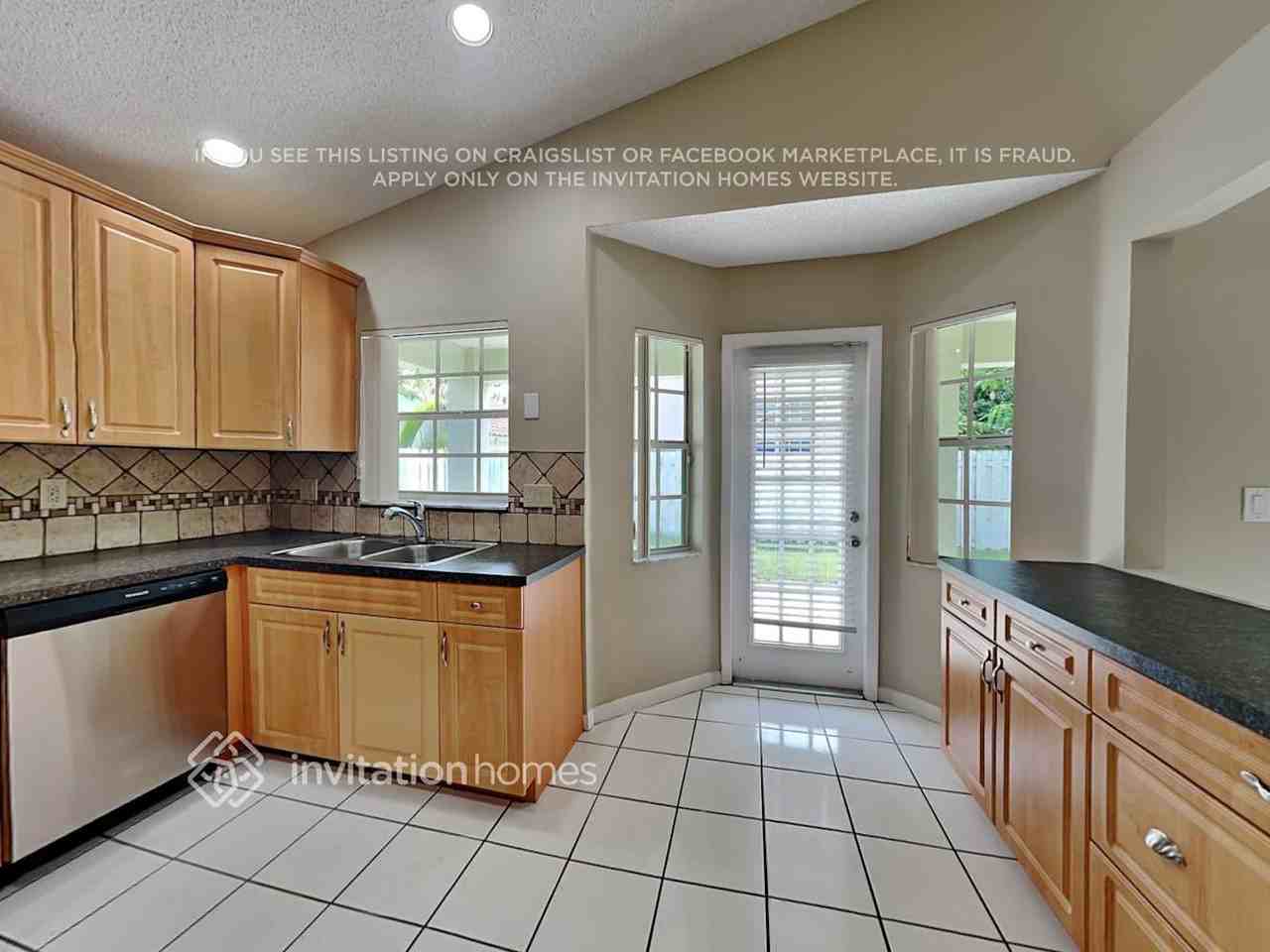 265 Somerset Way - Photo 5 of 13