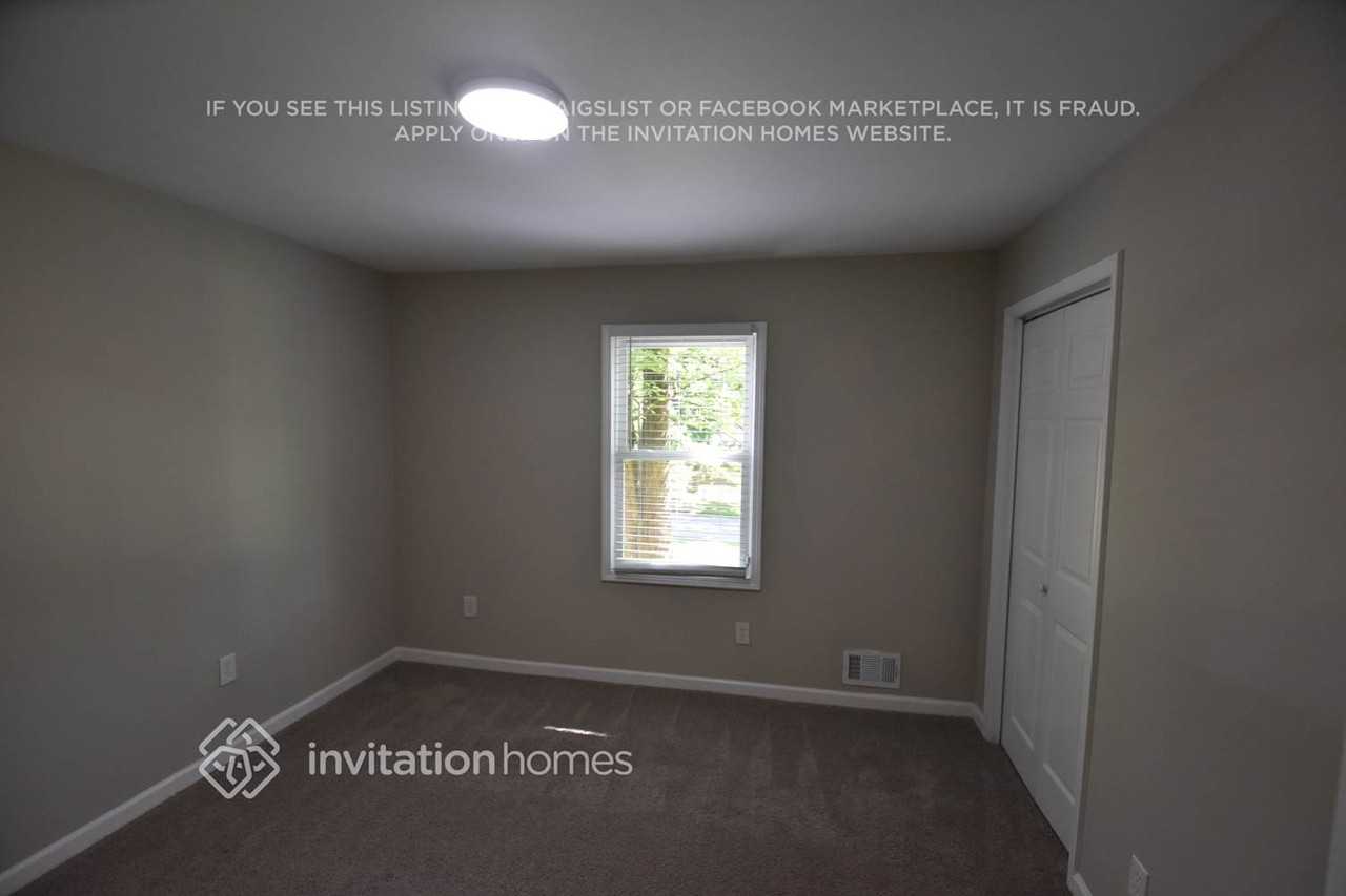 4091 Wrexham Dr - Photo 5 of 11