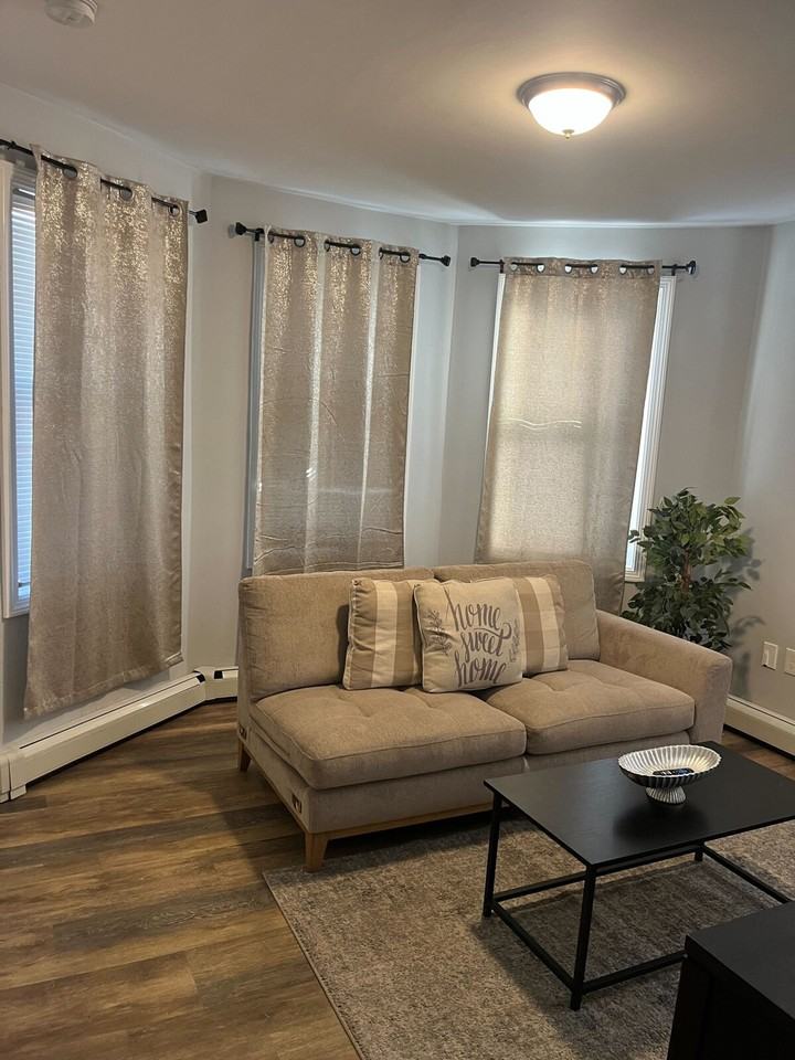 378 Admiral St #1373633P - Photo 2 of 5