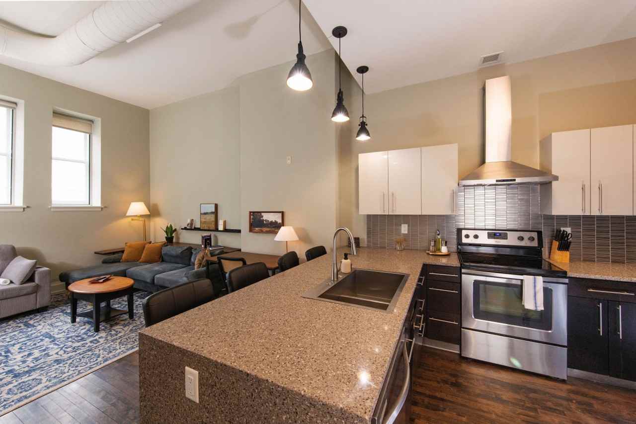 225 E Michigan St #1379053P - Photo 7 of 24