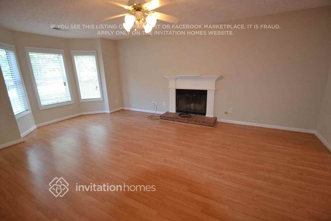 5684 Dexters Mill Pl - Photo 3 of 17