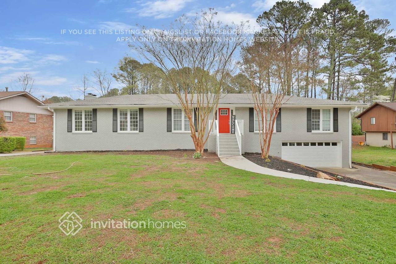 2777 Fran Ln Sw - Photo 2 of 22