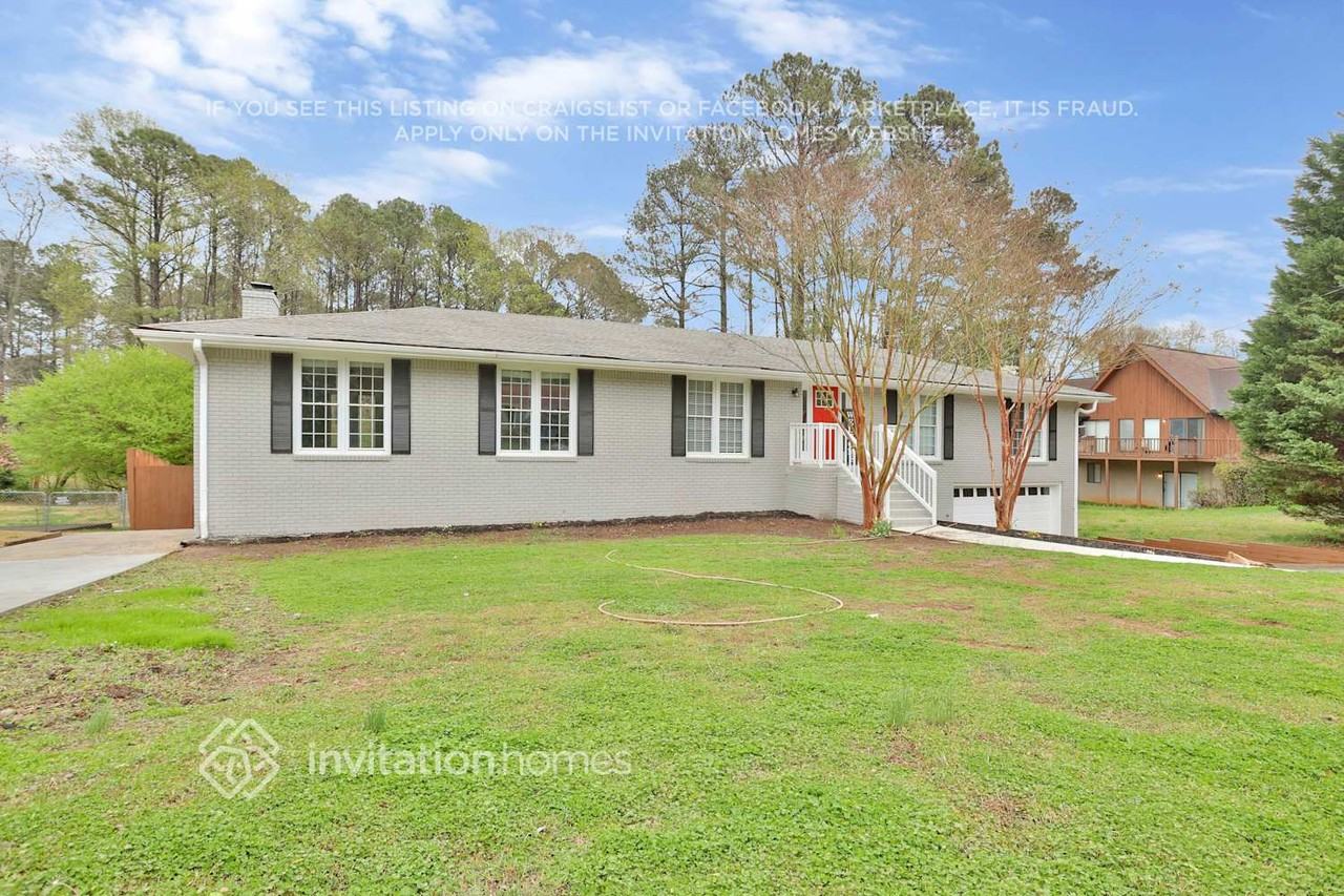 2777 Fran Ln Sw - Photo 3 of 22