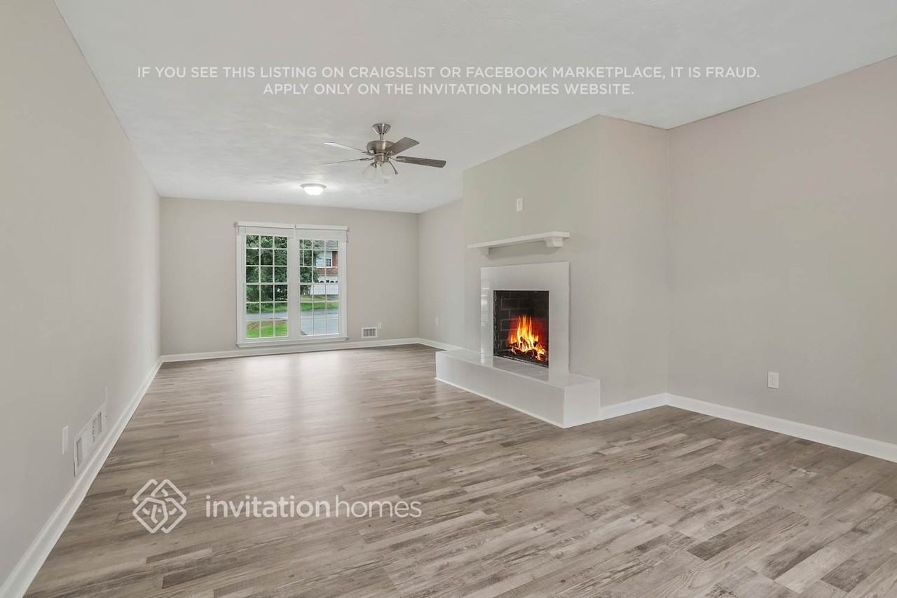 2777 Fran Ln Sw - Photo 4 of 22