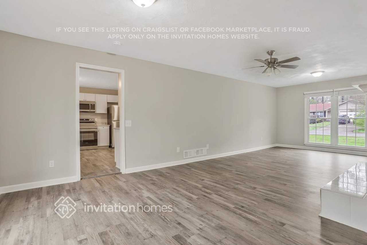 2777 Fran Ln Sw - Photo 6 of 22