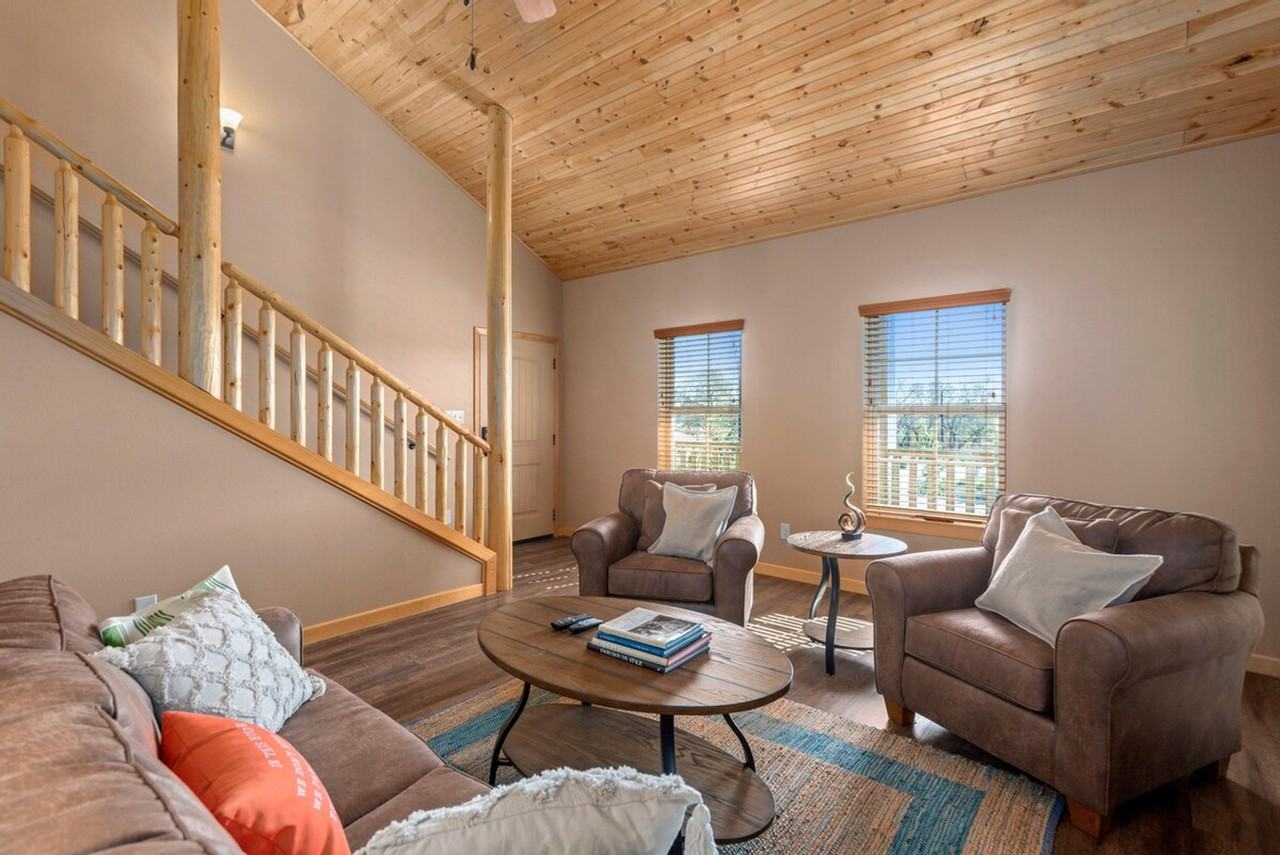 1554 Gruene Rd #1385477P - Photo 4 of 38