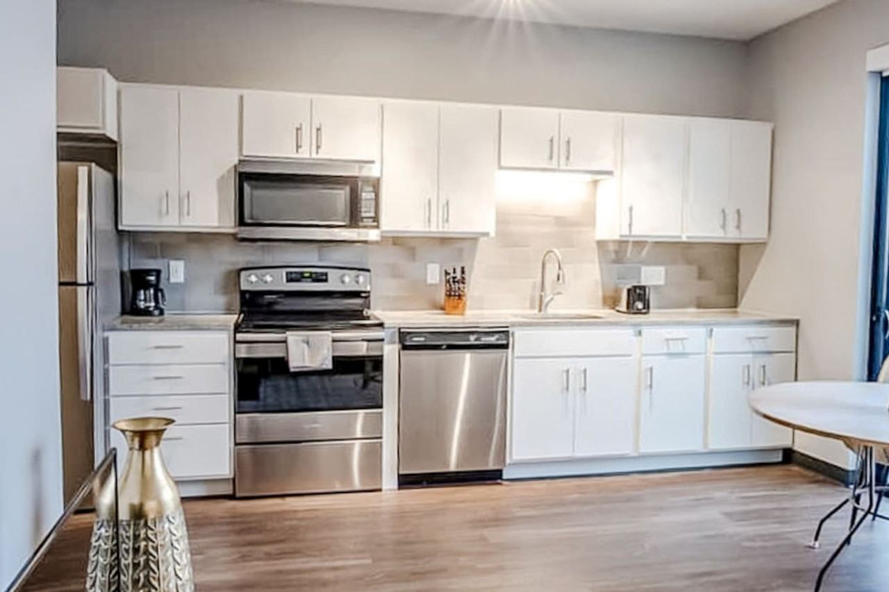 550 24th St #1534891P - Photo 4 of 16