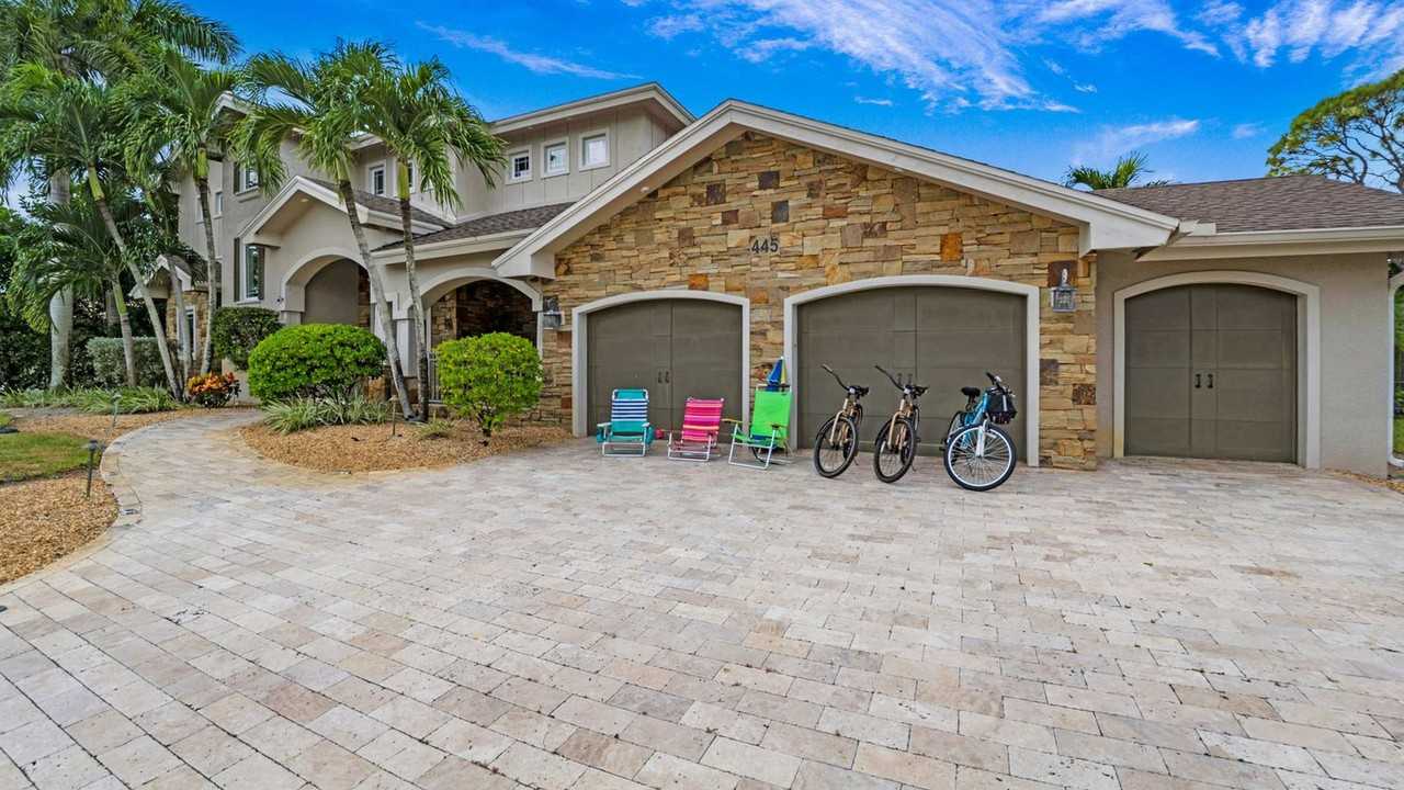 445 Palm River Blvd #1534811P - Photo 7 of 39