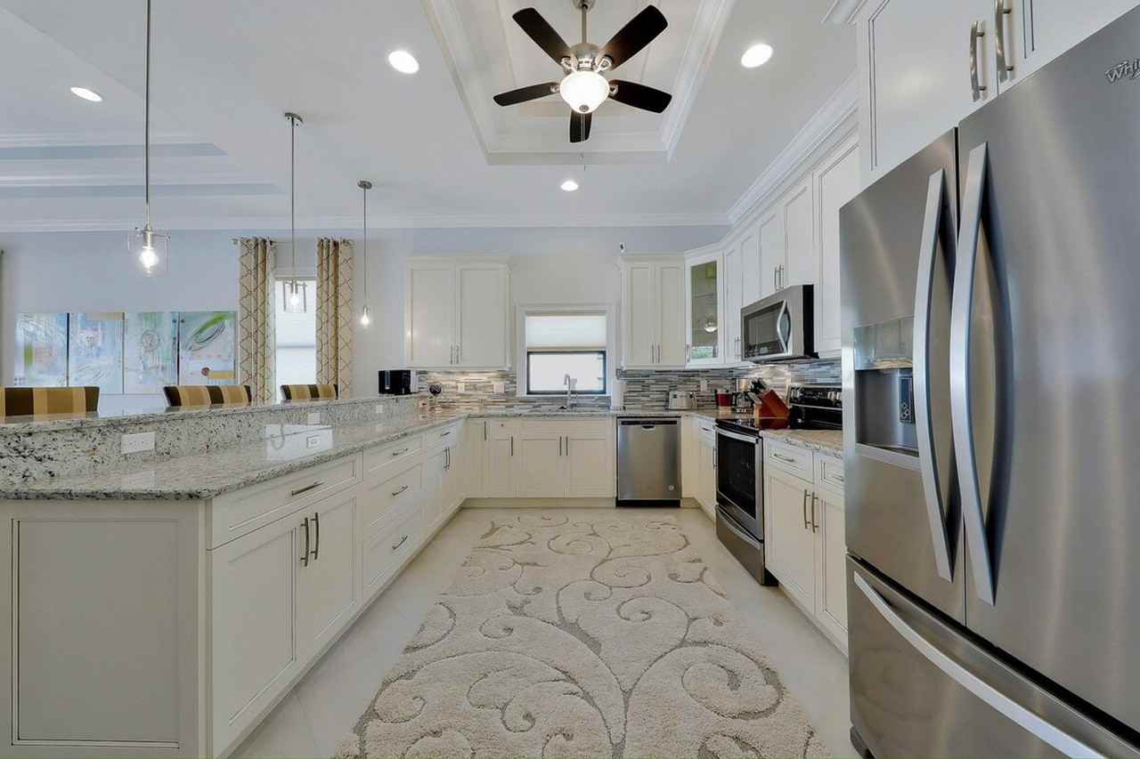 625 107th Ave N #1534807P - Photo 3 of 21