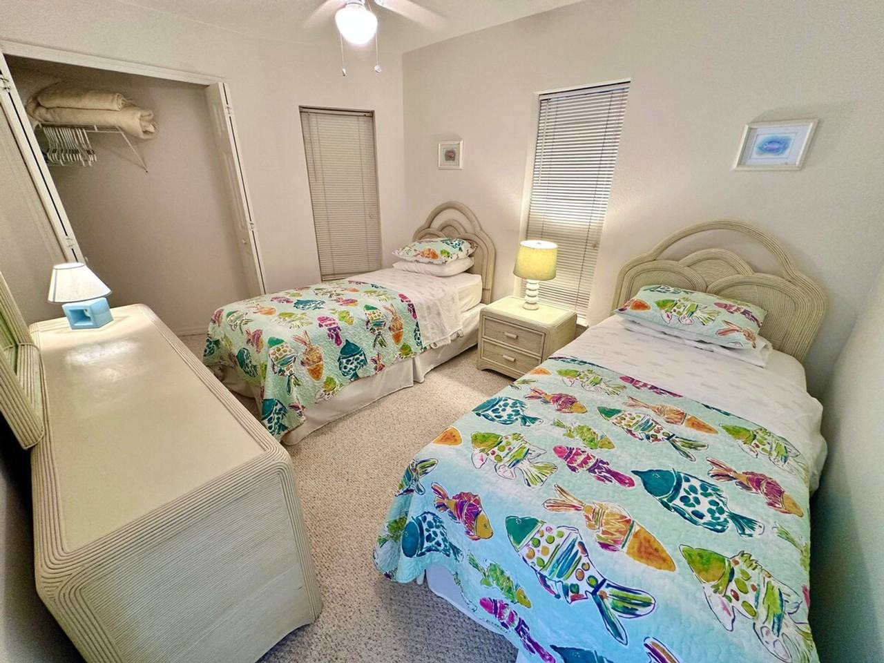 432 Nettles Blvd #1537485P - Photo 6 of 25