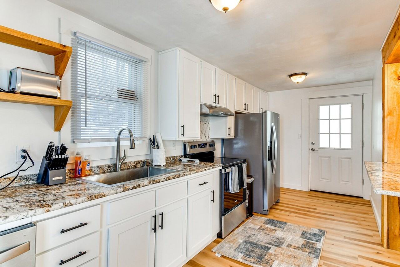 50 State St #1300096P - Photo 2 of 24