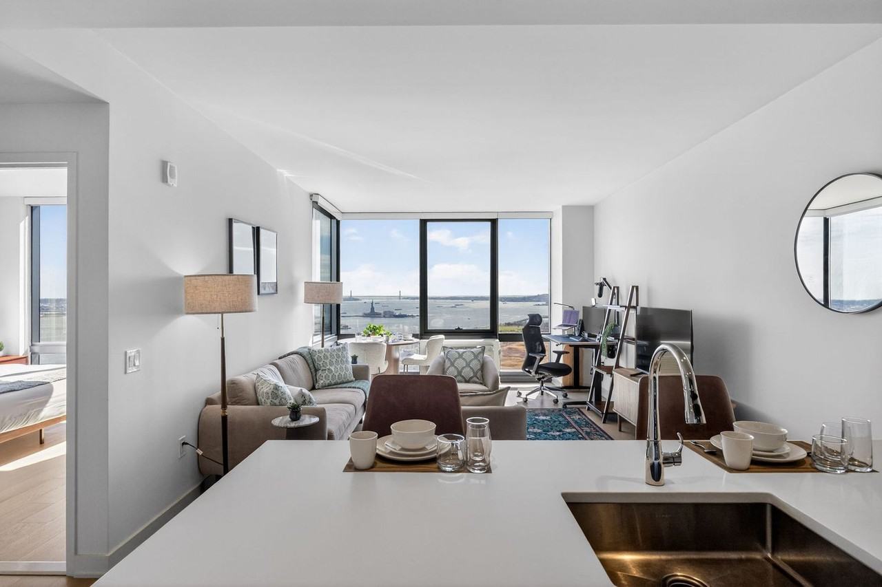 33 Park View Ave #1539458P - Photo 4 of 50