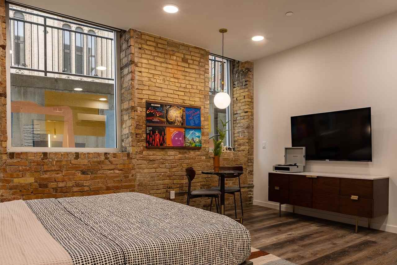 65 Monroe Center St Nw #1539826P - Photo 6 of 12