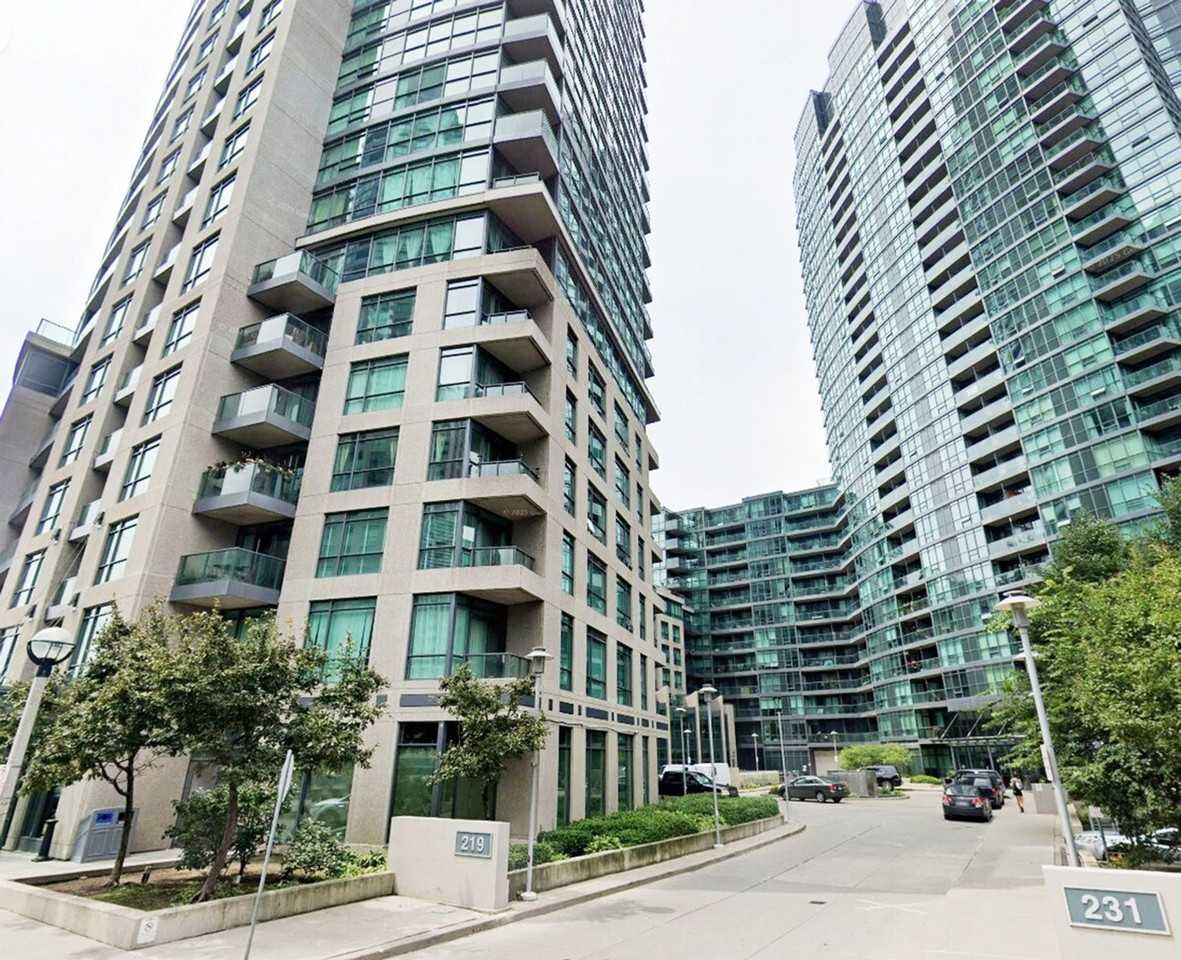 219 Fort York Blvd #1539925P - Photo 6 of 10
